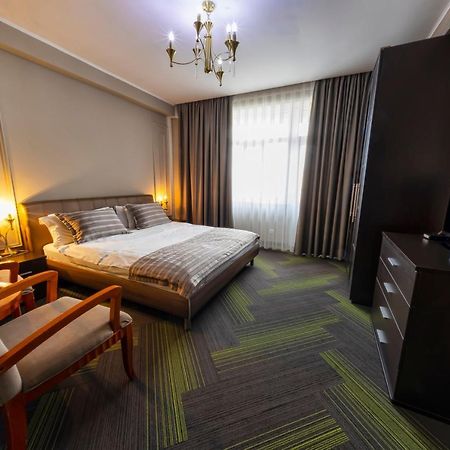 Classic Hotel Osh Ngoại thất bức ảnh